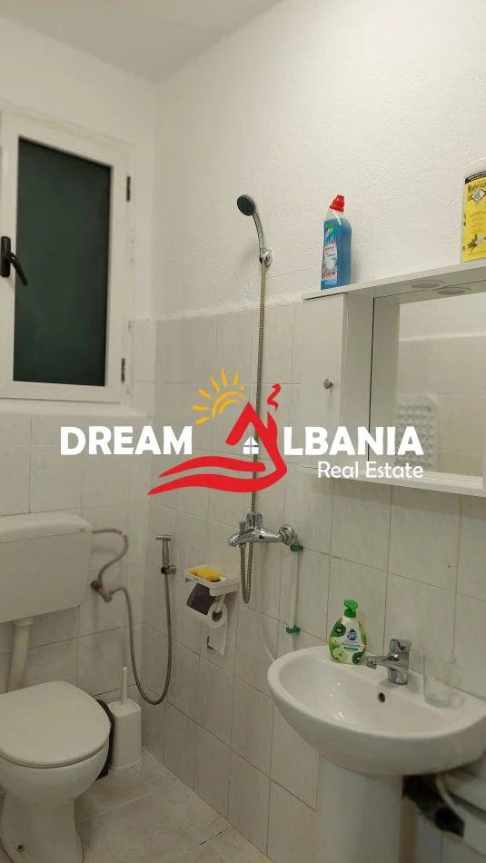 Tirane, jepet me qera apartament 1+1 Kati 2, 60 m² 600 € (ne Myslym Shyr, prane Somegut)