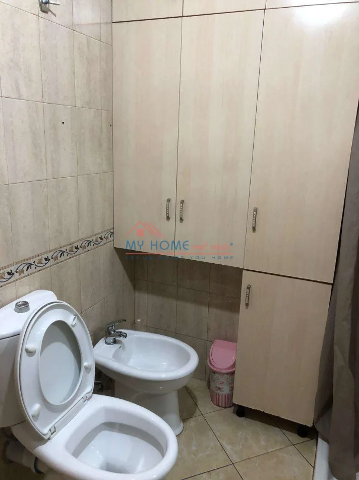 Tirane, jepet me qera apartament 1+1+Ballkon Kati 3, 60 m² 450 € (Don Bosko)