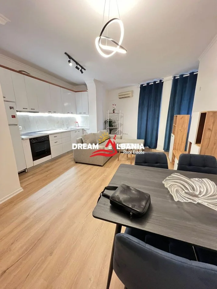 Tirane, jepet me qera apartament 1+1 Kati 7, 72 m² 400 € (fresk)