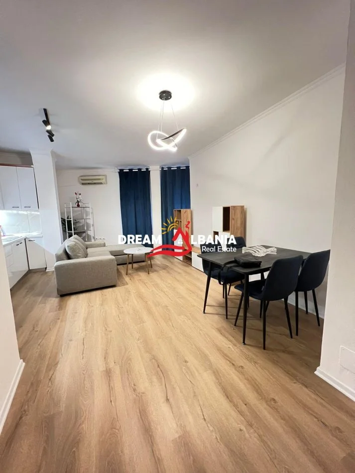 Tirane, jepet me qera apartament 1+1 Kati 7, 72 m² 400 € (fresk)