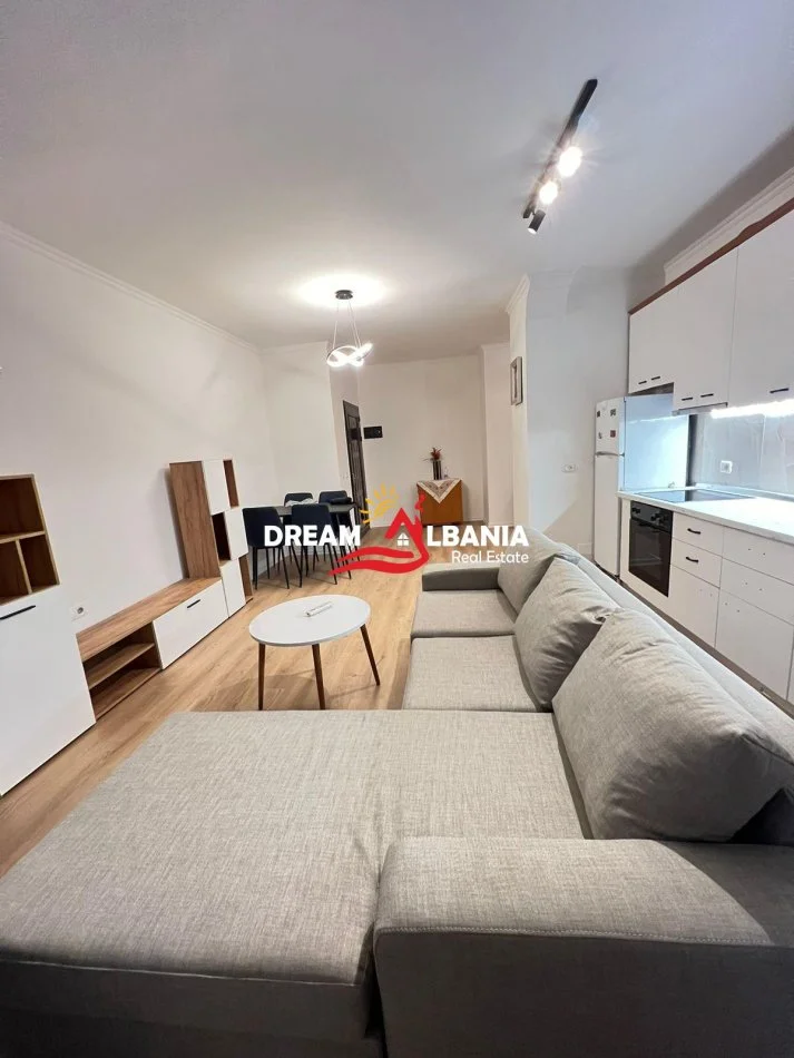 Tirane, jepet me qera apartament 1+1 Kati 7, 72 m² 400 € (fresk)