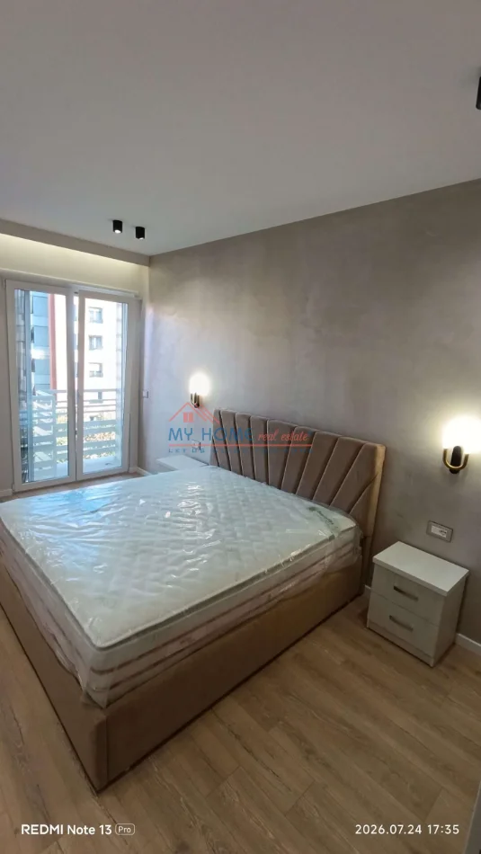 Tirane, jepet me qera apartament 1+1+Ballkon Kati 6, 75 m² 800 € (Rruga e Kavajes)