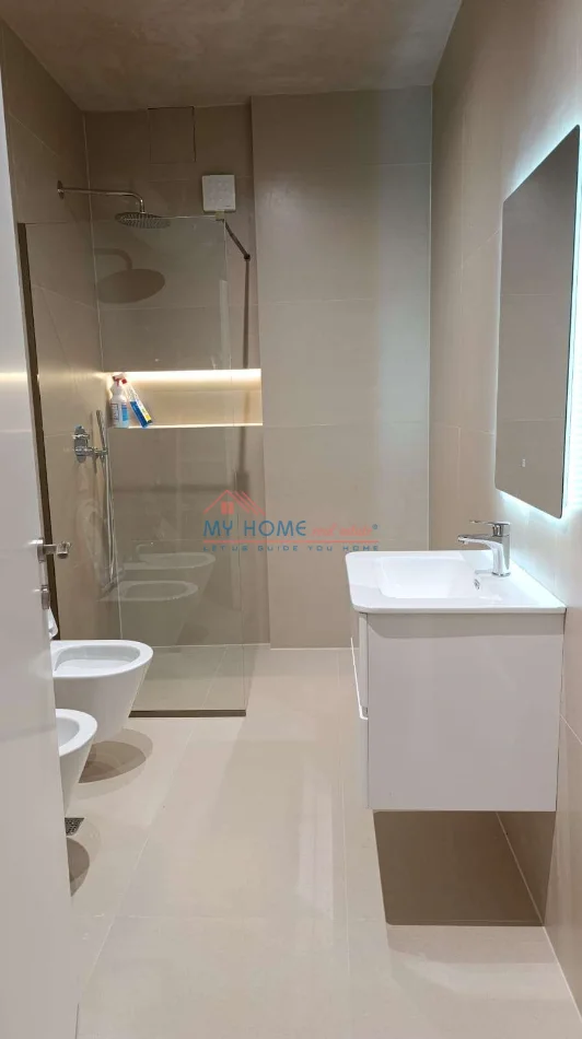 Tirane, jepet me qera apartament 1+1+Ballkon Kati 6, 75 m² 800 € (Rruga e Kavajes)