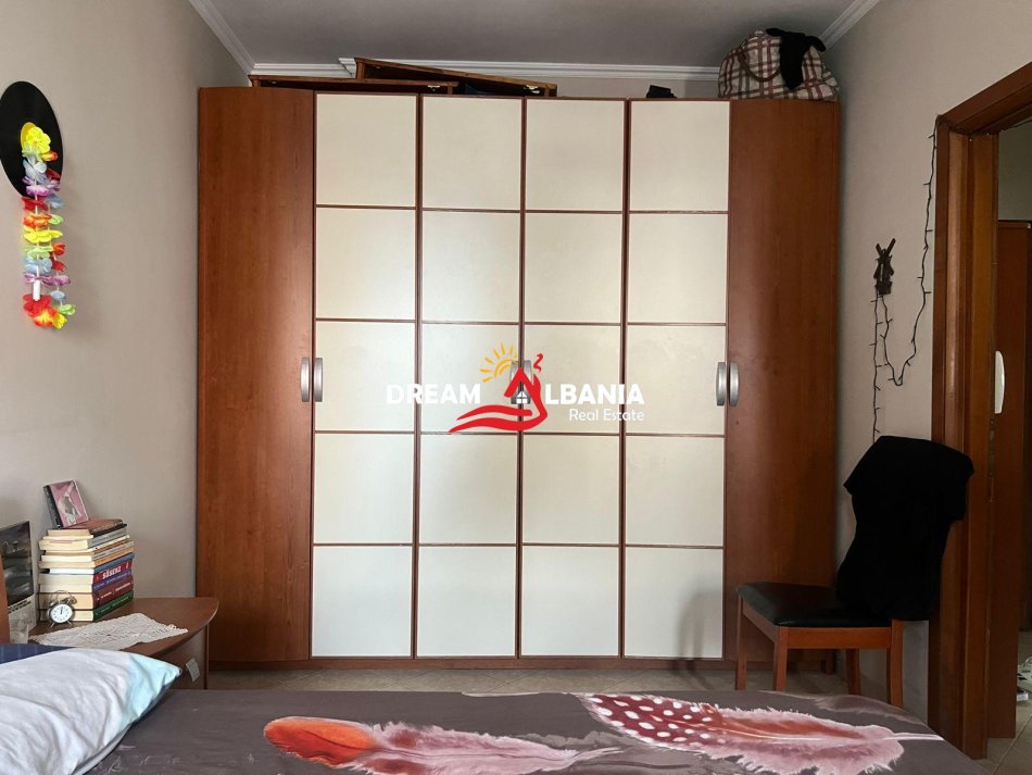 Tirane, jepet me qera apartament 1+1 , 65 m² 500 € (prane “Tirana Garden Building”, Ne Zonen e 21 Dhjetorit)