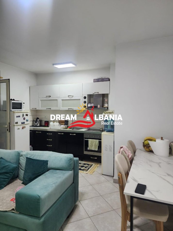 Tirane, jepet me qera apartament 1+1 , 60 m² 500 € 