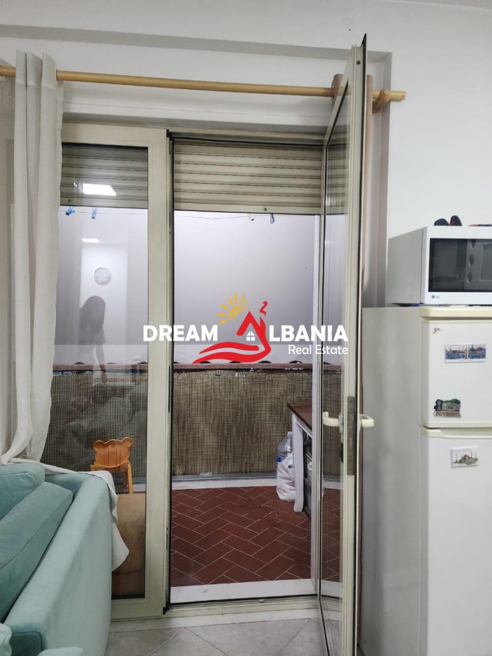 Tirane, jepet me qera apartament 1+1 , 60 m² 500 € 