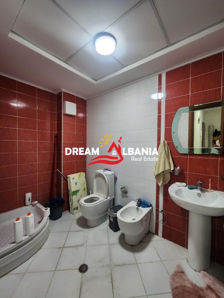 Tirane, jepet me qera apartament 1+1 , 60 m² 500 € 