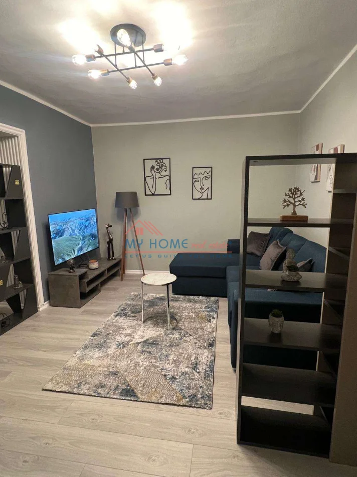 Tirane, jepet me qera apartament 1+1+Ballkon Kati 3, 78 m² 680 € (Rruga e Durresit)