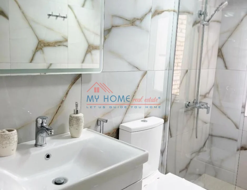 Tirane, jepet me qera apartament 1+1+Ballkon Kati 3, 78 m² 680 € (Rruga e Durresit)