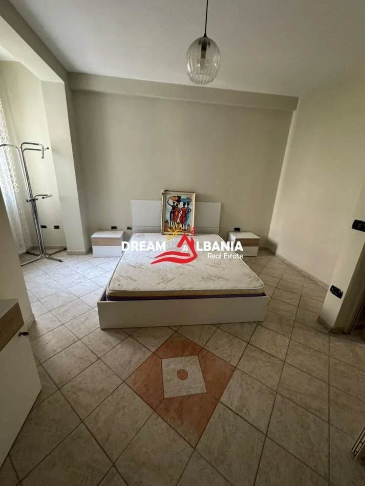 Tirane, jepet me qera apartament 1+1 , 62 m² 600 € (Rruga e Kavajes)