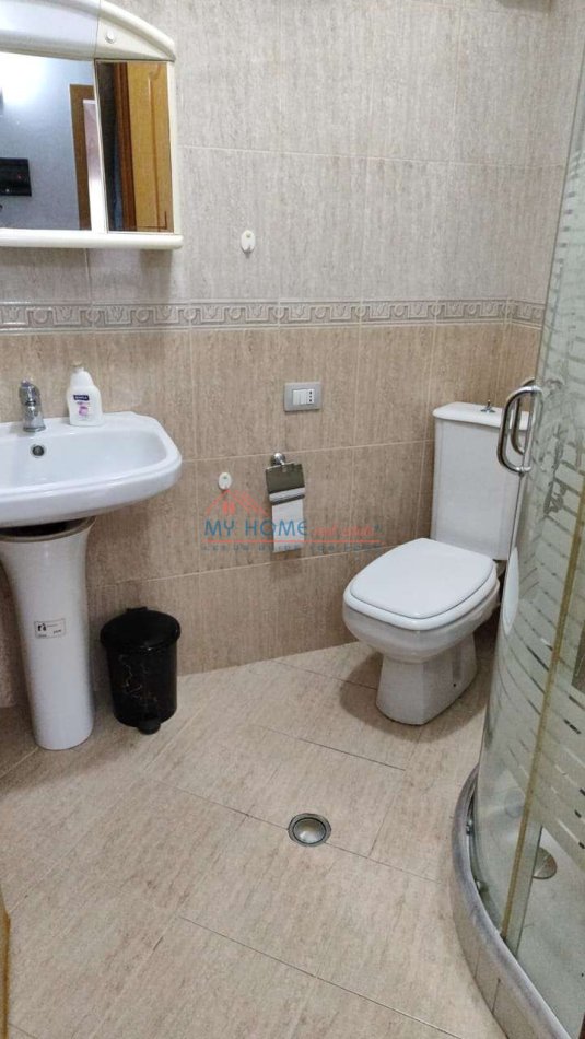 Tirane, jepet me qera apartament 1+1+Ballkon Kati 7, 56 m² 450 € (Selvia)