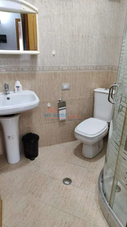 Tirane, jepet me qera apartament 1+1+Ballkon Kati 7, 56 m² 450 € (Selvia)
