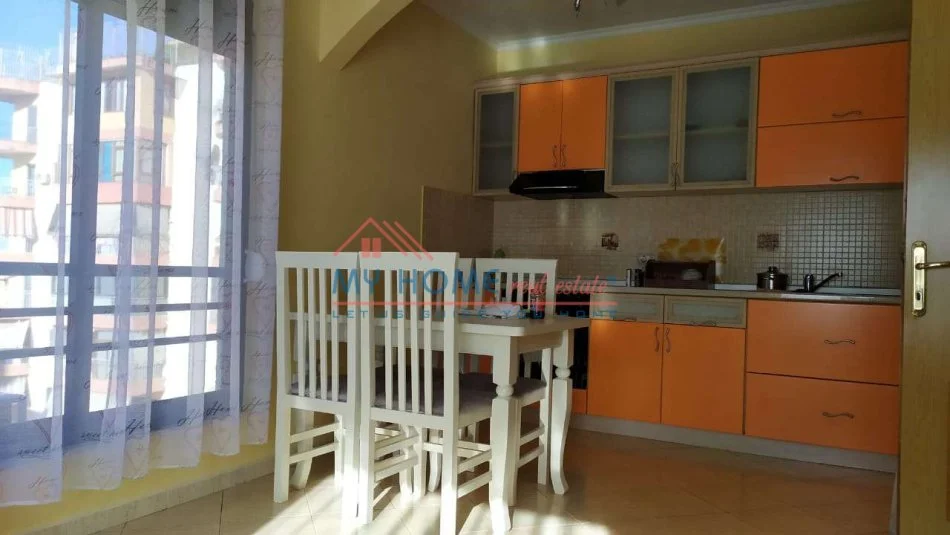 Tirane, jepet me qera apartament 1+1+Ballkon Kati 7, 56 m² 450 € (Selvia)