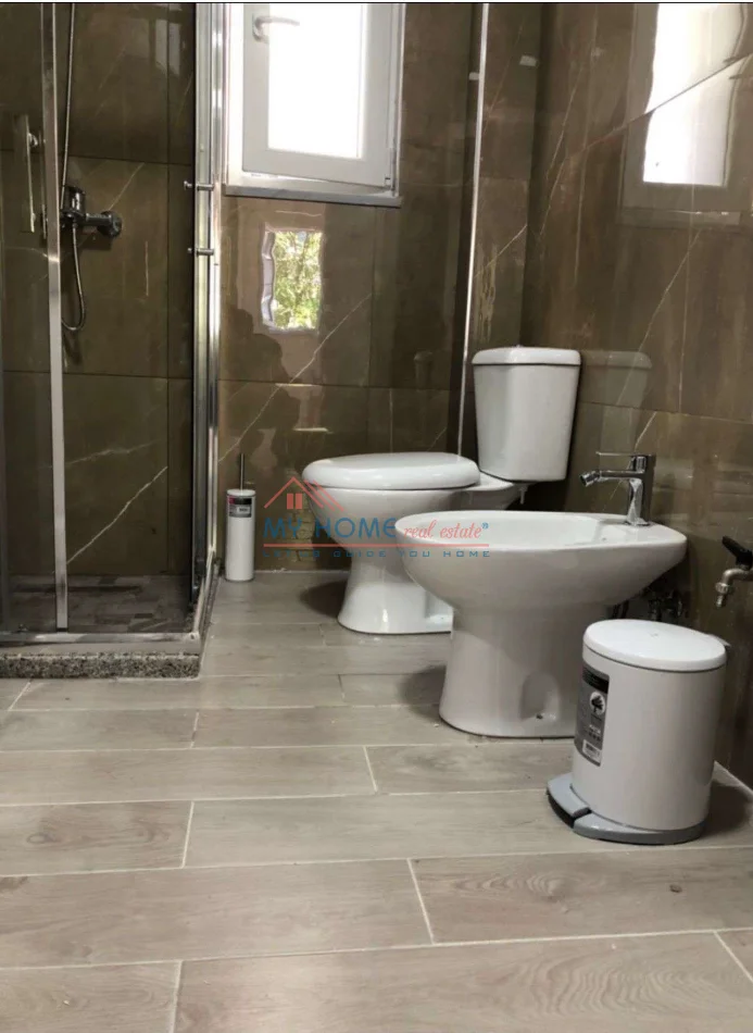 jepet me qera apartament 1+1+Ballkon Kati 2, 60 m² 470 € (Rruga Kongresi i Manastirit)