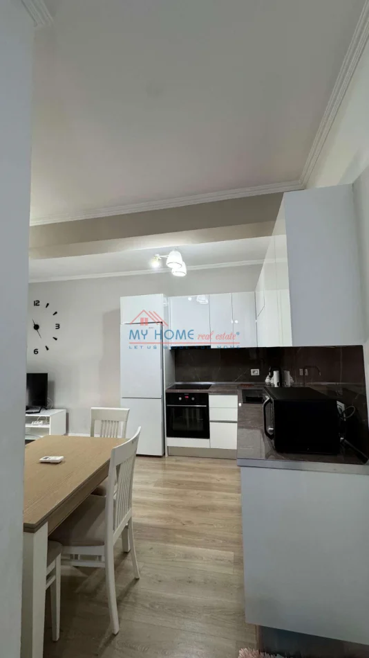 Tirane, jepet me qera apartament 1+1+Ballkon Kati 6, 64 m² 600 € (Brryli)