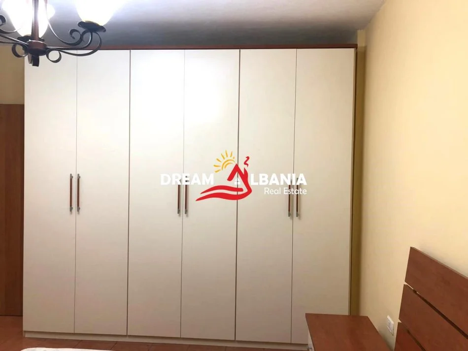 Tirane, jepet me qera apartament 1+1+Ballkon Kati 6, 70 m² 550 € (Te Ish-Parku rruga Vace Zela)