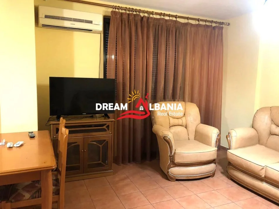 Tirane, jepet me qera apartament 1+1+Ballkon Kati 6, 70 m² 550 € (Te Ish-Parku rruga Vace Zela)