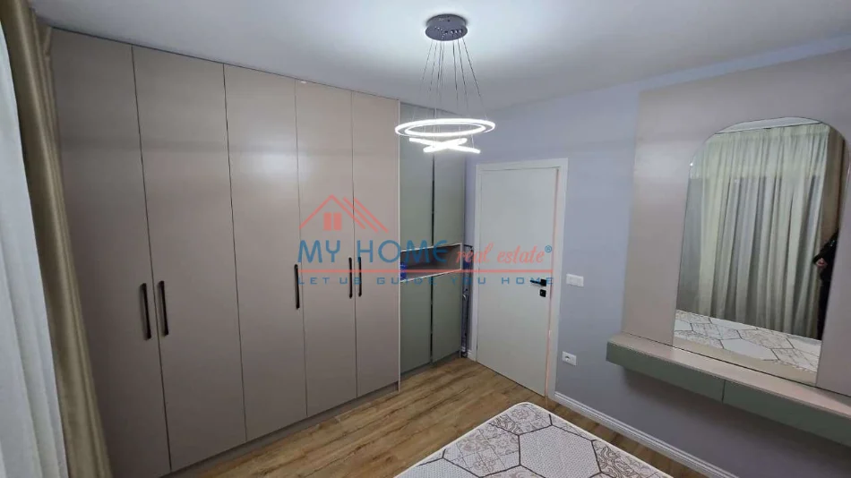 Shqiperi, jepet me qera apartament 1+1+Ballkon Kati 6, 64 m² 580 € (5 Maji)