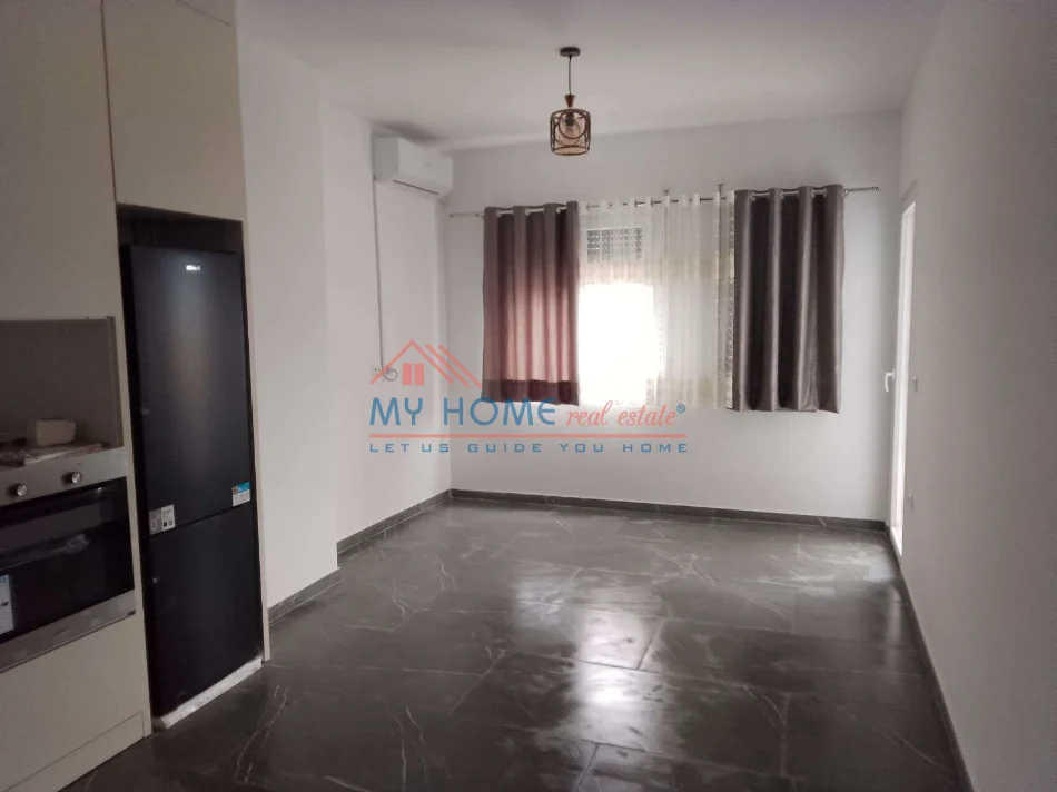 Tirane, jepet me qera apartament 1+1+Ballkon Kati 3, 60 m² 500 € (Rruga e Dibres)