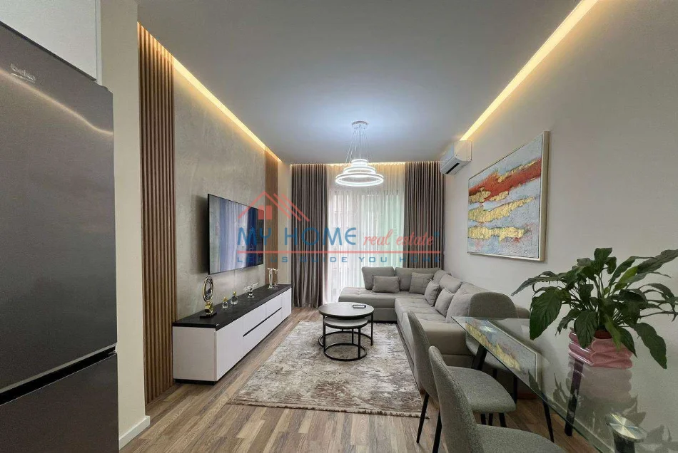 Tirane, jepet me qera apartament 1+1+Ballkon Kati 4, 70 m² 930 € (Rruga e Kosovareve)
