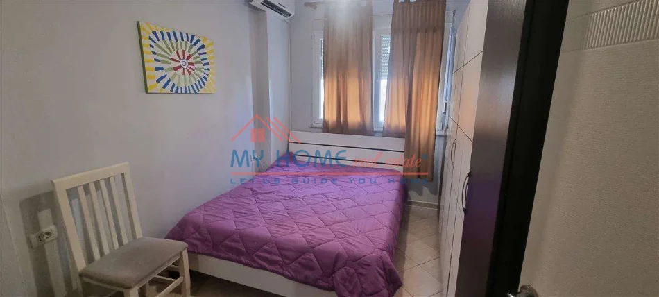 Tirane, jepet me qera apartament 1+1+Ballkon Kati 5, 53 m² 600 € (Rruga Riza Cerova)