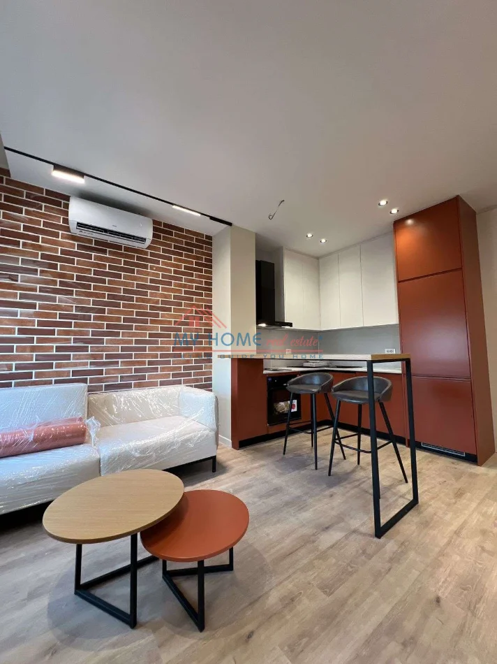 Tirane, jepet me qera apartament 1+1+Ballkon Kati 6, 55 m² 650 € (Rruga Karl Gega)