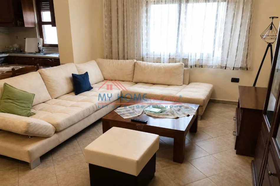 Tirane, jepet me qera apartament 1+1+Ballkon Kati 4, 70 m² 550 € (George W Bush)