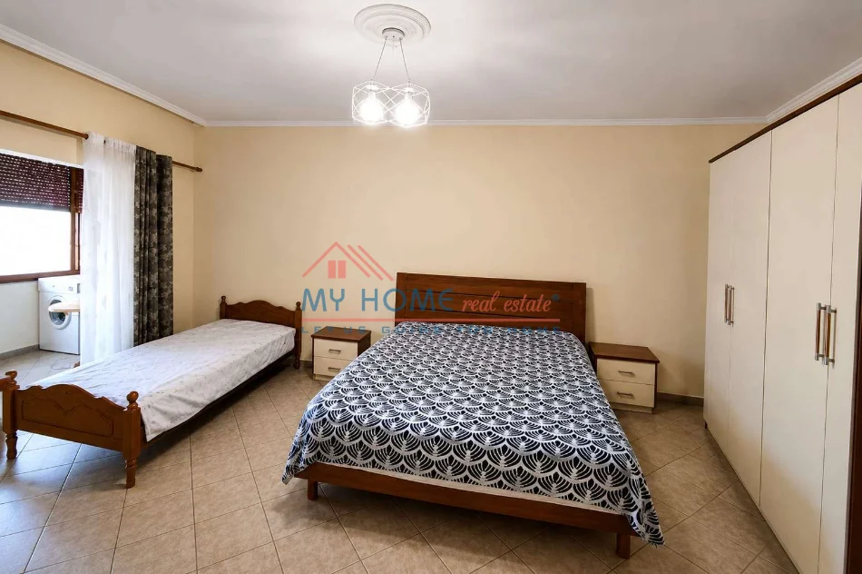 Tirane, jepet me qera apartament 1+1+Ballkon Kati 4, 70 m² 550 € (George W Bush)