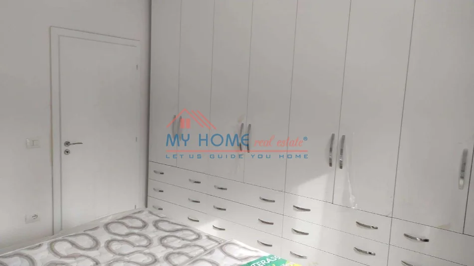 Tirane, jepet me qera apartament 1+1+Ballkon Kati 3, 60 m² 500 € (Rruga Sadik Petrela)