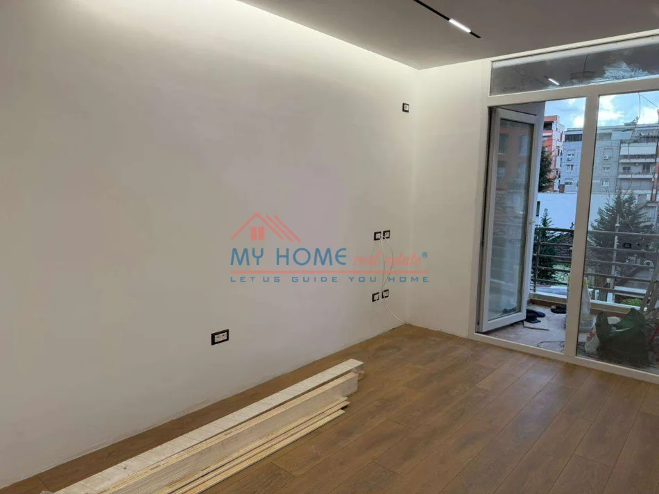 Tirane, shitet apartament 1+1+Ballkon Kati 3, 56 m² 158.000 € (Rruga Kongresi i Lushnjes)