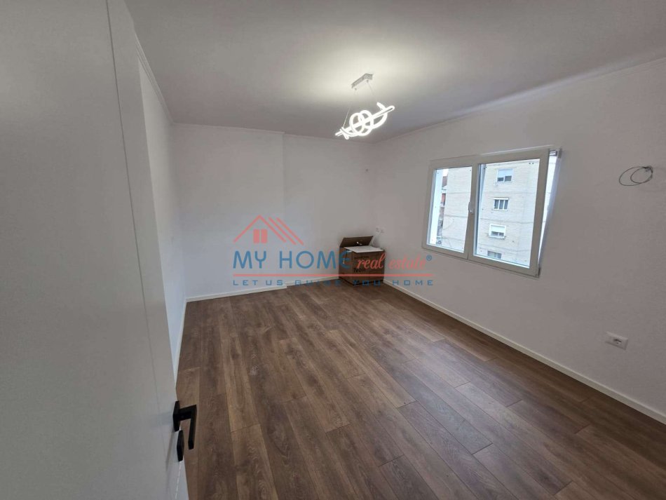 Tirane, shitet apartament 1+1 Kati 4, 40 m² 88.000 € (Ali Demi)