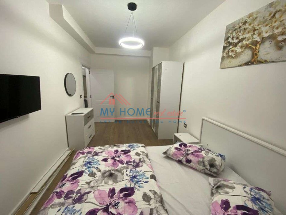 Tirane, shitet apartament 1+1+Ballkon Kati 2, 77 m² 180.000 € (Rruga Medar Shtylla)