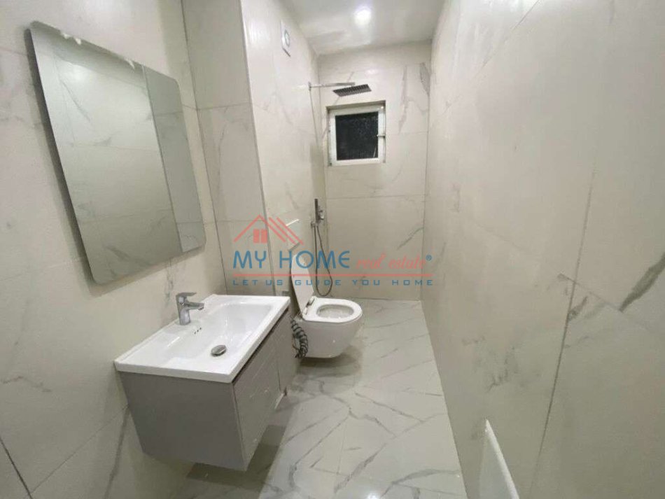 Tirane, shitet apartament 1+1+Ballkon Kati 2, 77 m² 180.000 € (Rruga Medar Shtylla)