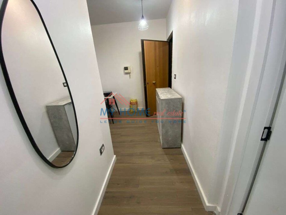 Tirane, shitet apartament 1+1+Ballkon Kati 2, 77 m² 180.000 € (Rruga Medar Shtylla)