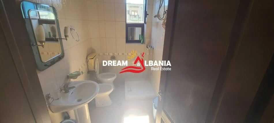 Tirane, shitet apartament 1+1 Kati 4, 70 m² 125.000 € (brenda Unazes, prane Harry Fultz)