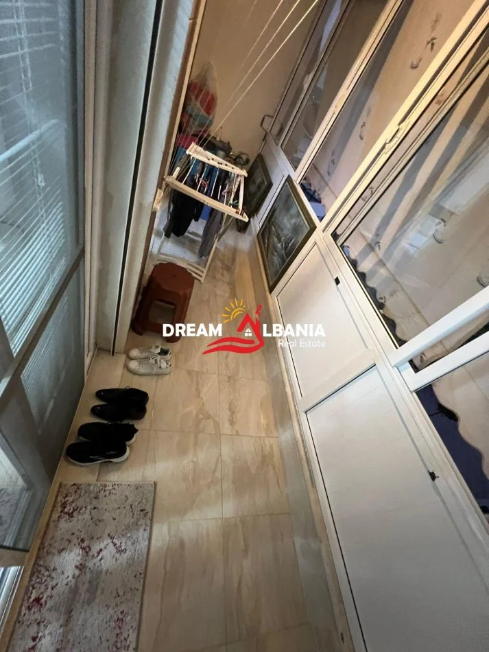 Tirane, jepet me qera apartament 1+1 , 76 m² 350 € (ne Fresk prane Restorant Qesarakes)