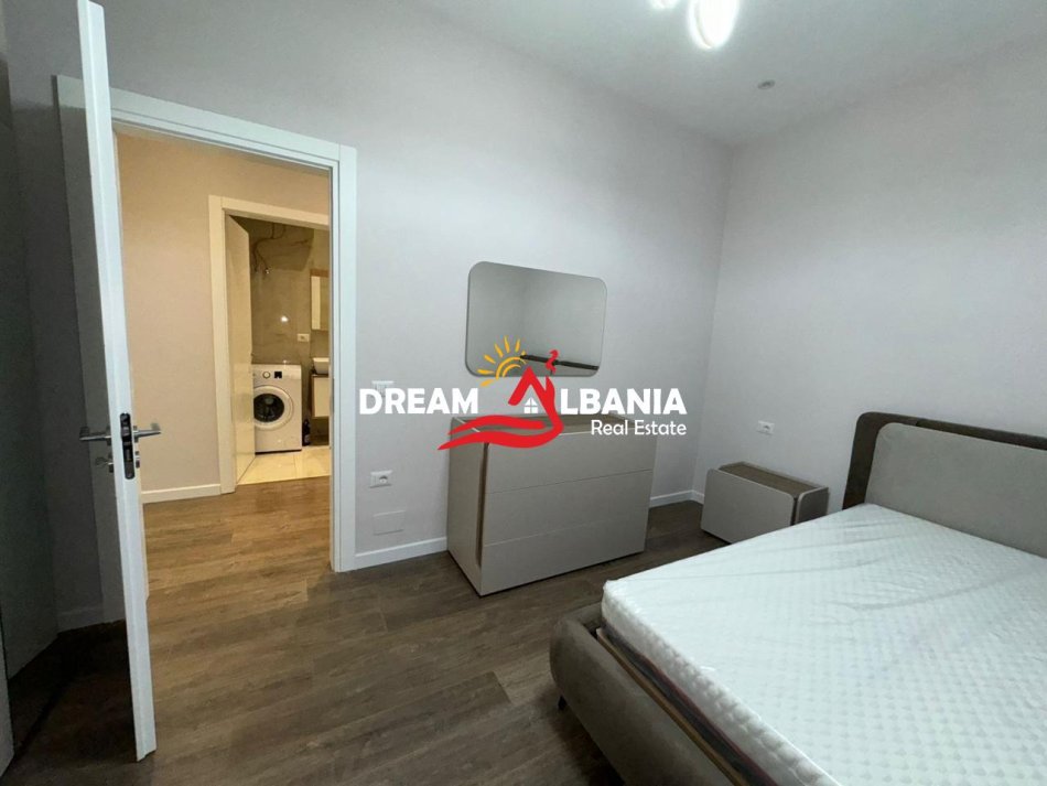 Tirane, shitet apartament 1+1 , 85 m² 165.000 € (kodra e diellit)