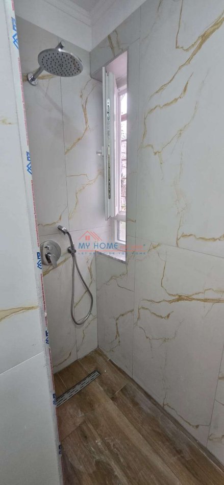 Tirane, shitet apartament 1+1+Ballkon Kati 1, 57 m² 137.000 € (Ali Demi)