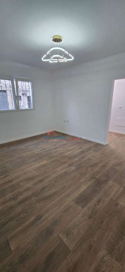 Tirane, shitet apartament 1+1+Ballkon Kati 1, 57 m² 137.000 € (Ali Demi)