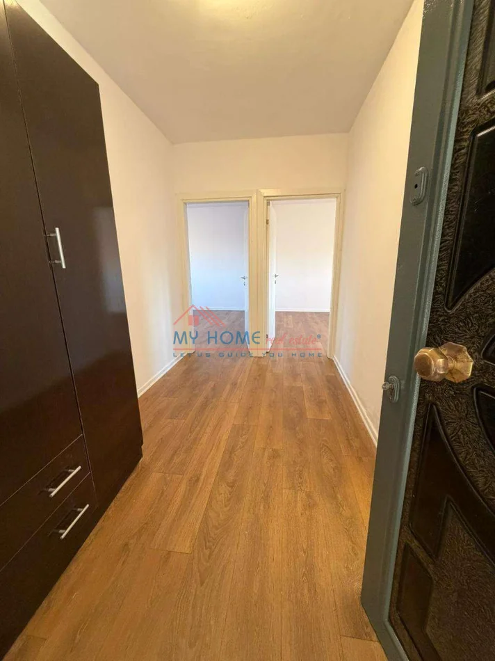 Tirane, shitet apartament 1+1+Ballkon Kati 5, 58 m² 93.000 € (Rruga Kongresi i Manastirit)