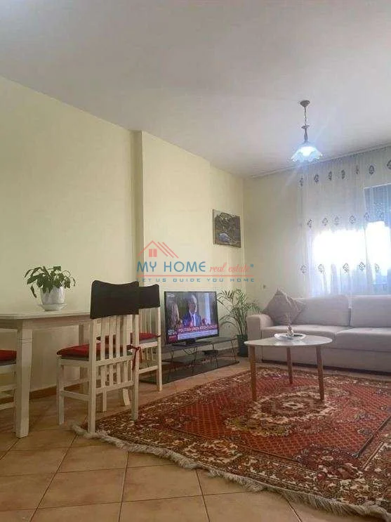 Tirane, jepet me qera apartament 1+1+Ballkon Kati 2, 60 m² 500 € (Rruga Riza Cerova)