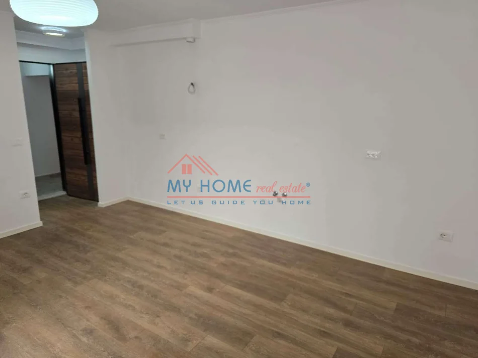 Tirane, shitet apartament 1+1+Ballkon Kati 3, 50 m² 115.000 € (Ish Tregu Elektrik)