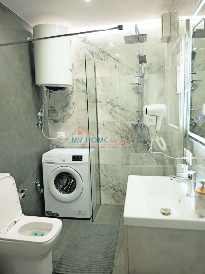 Tirane, jepet me qera apartament 1+1+Ballkon Kati 1, 50 m² 780 € (Rruga e Elbasanit)