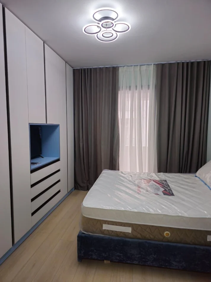 Tirane, jepet me qera apartament 2+1 Kati 2, 120 m² 1.200 € (LIQENI THATE)