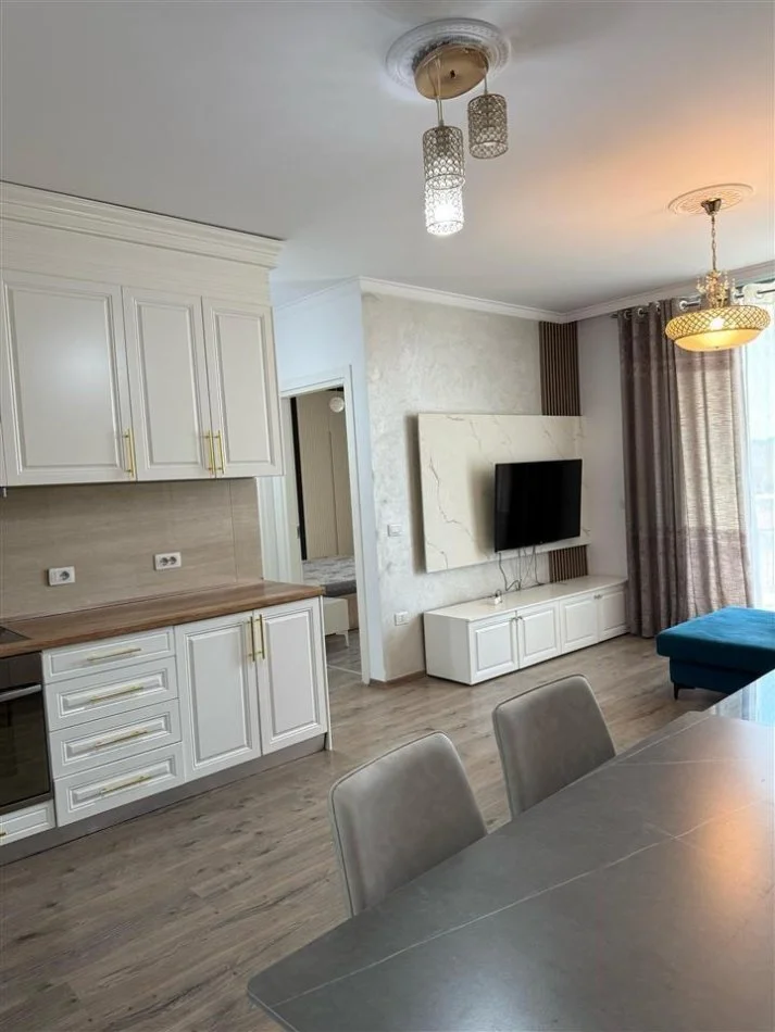 Tirane, jepet me qera apartament 2+1 Kati 6, 95 m² 700 € (FIORI DI BOSKO)