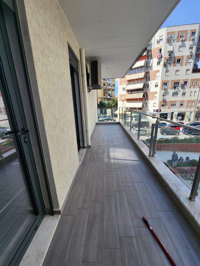 Tirane, jepet me qera apartament 2+1+BLK Kati 2, 108 m² 500 Euro (Ndre Mjeda)