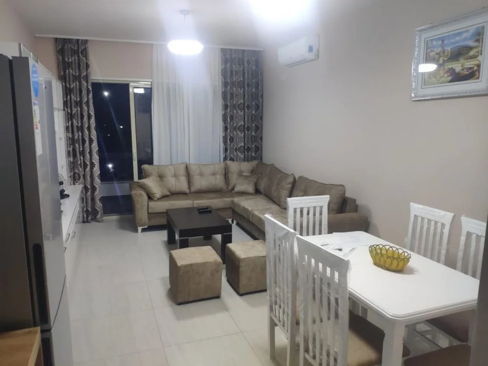 Tirane, jepet me qera apartament 2+1+Ballkon Kati 3, 75 m² 500 € (Ali dem)