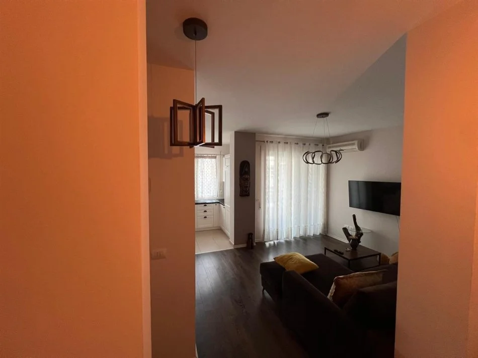 Tirane, jepet me qera apartament 2+1 Kati 4, 100 m² 700 € (Kopshti Zoologjik)