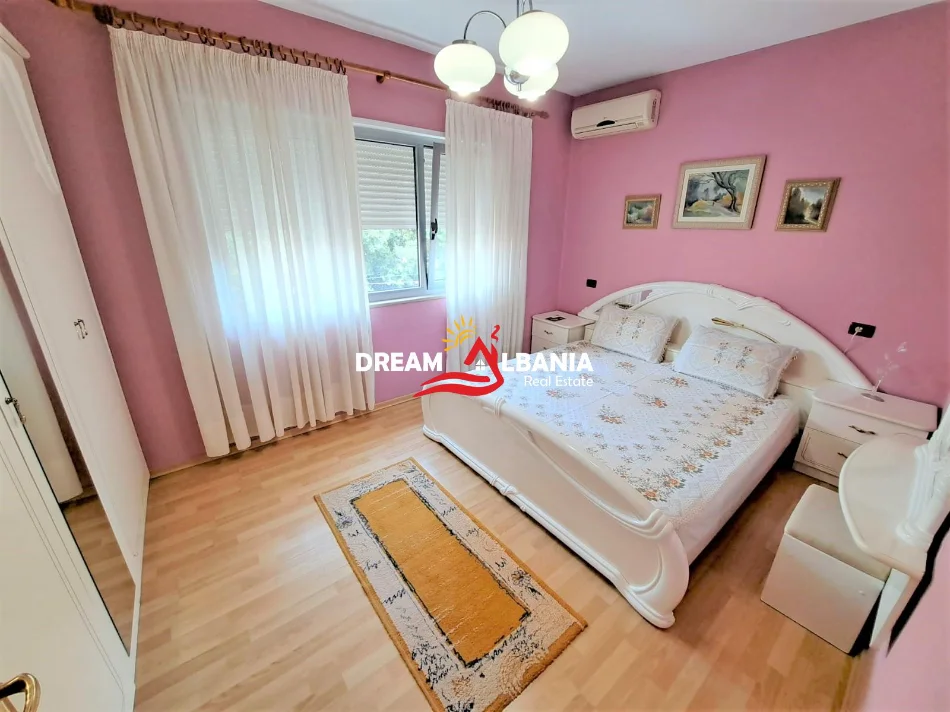 Tirane, jepet me qera apartament 2+1+Ballkon Kati 2, 100 m² 680 € (Rruga Fortuzi)