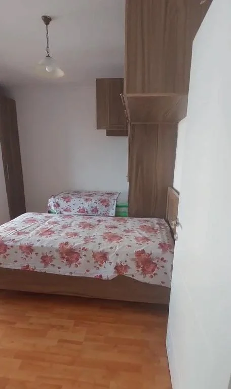 Tirane, jepet me qera apartament 2+1 Kati 5, 92 m² 700 € (Rruga Mine Peza)